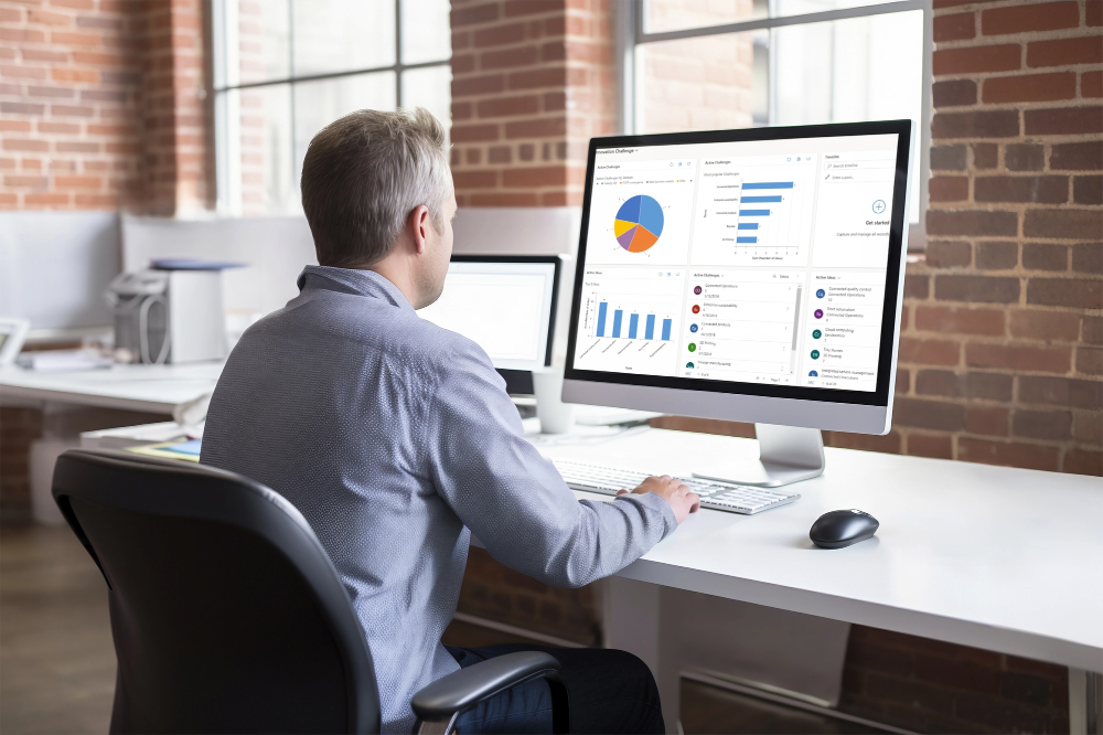 ¿Te imaginas que solo 1 de cada 100 empresas realmente aprovecha el potencial de la inteligencia artificial? La mayoría aún experimenta o implementa IA de forma fragmentada, mientras unas pocas ya capitalizan su valor estratégico.